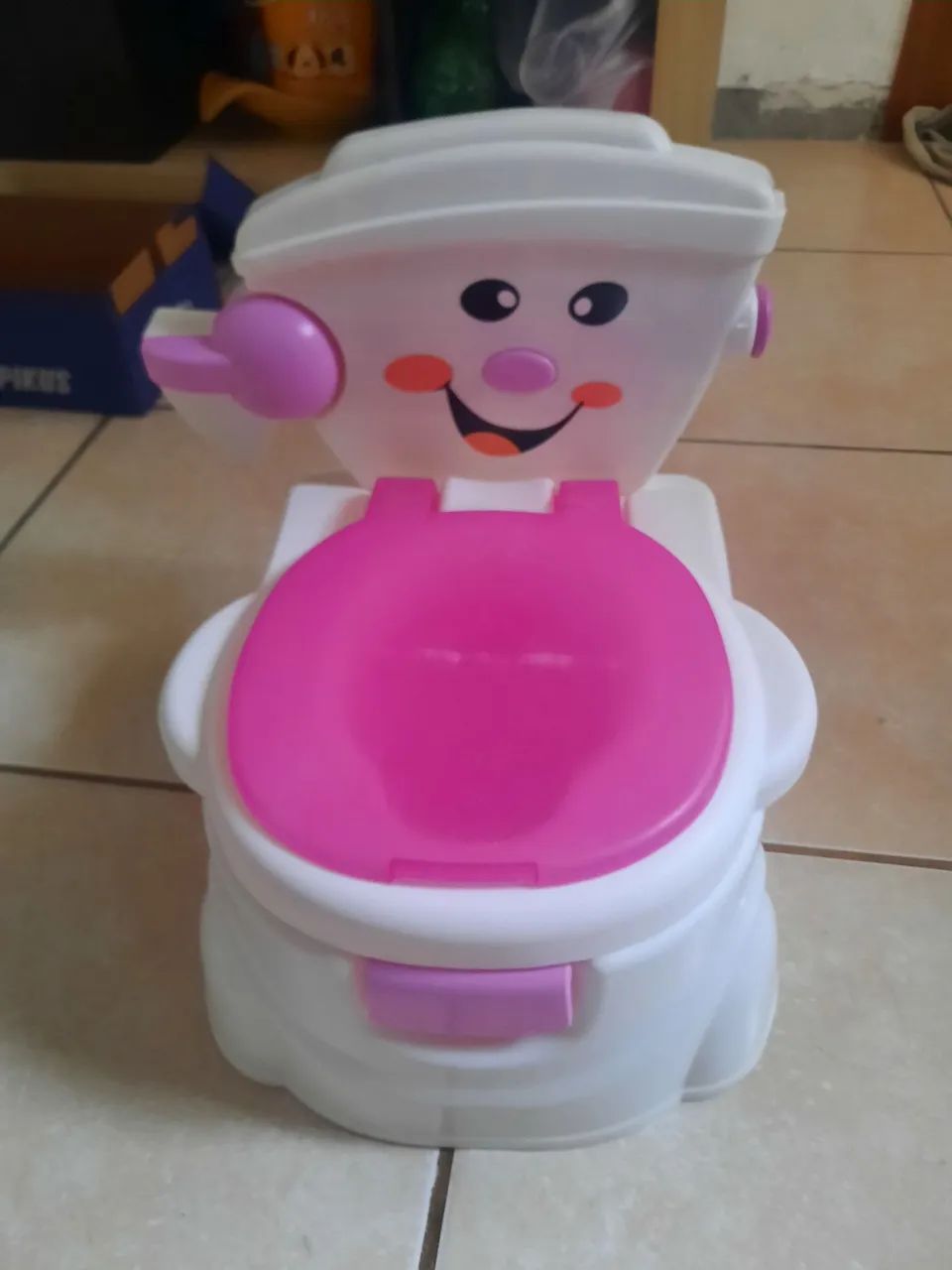    Troninho infantil -Rosa e Branco