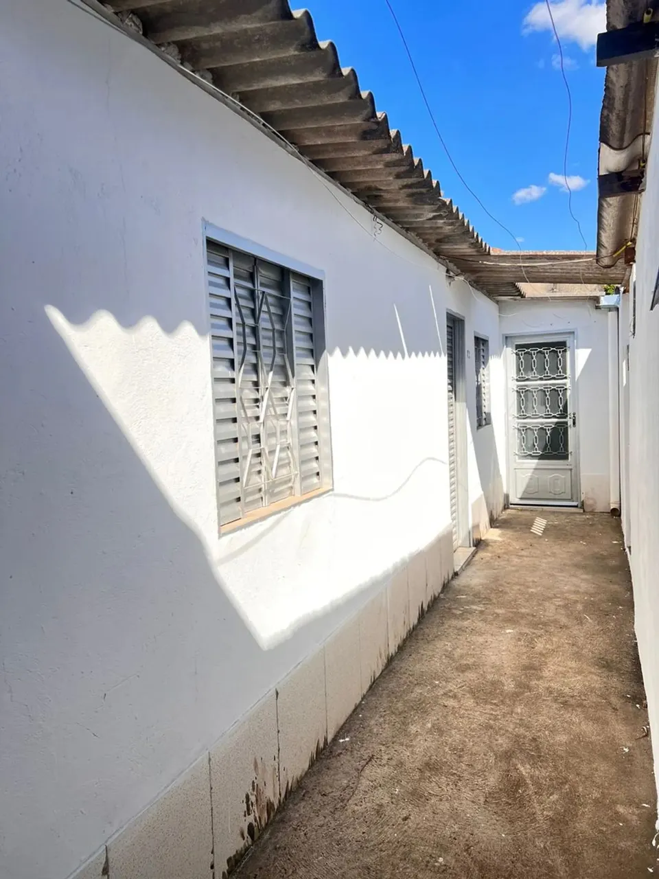 CÔRTES IMOBILIÁRIA ALUGA QUITINETE NO BAIRRO CARDOSO