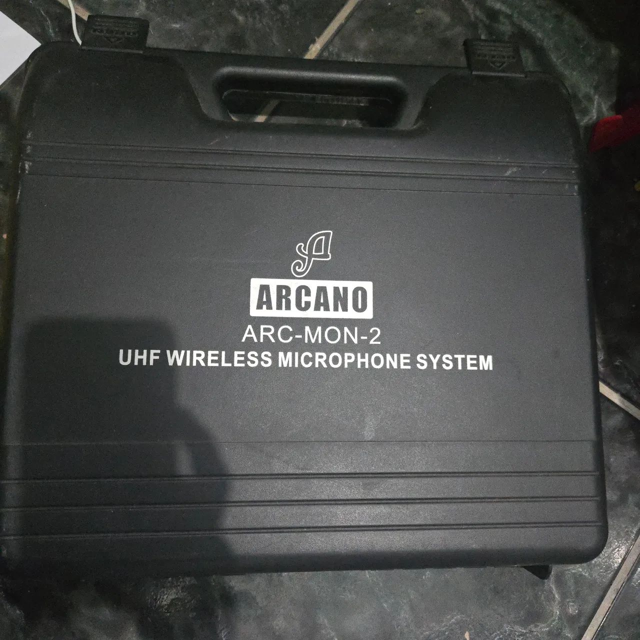 Arcano uhf wireless microfone system