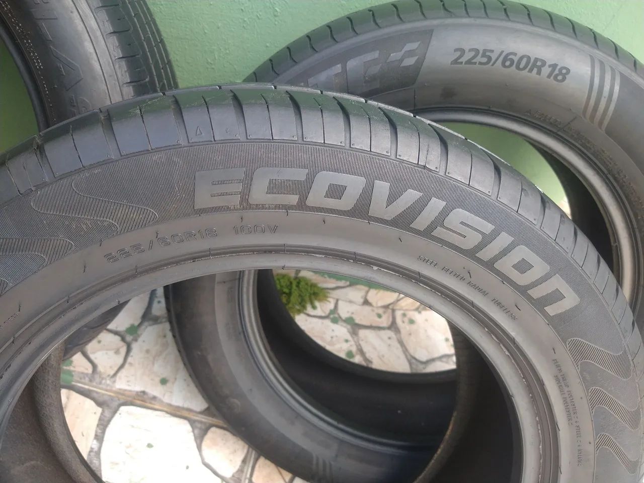 Pneu de Carro 225/60r 18 - Foto 2
