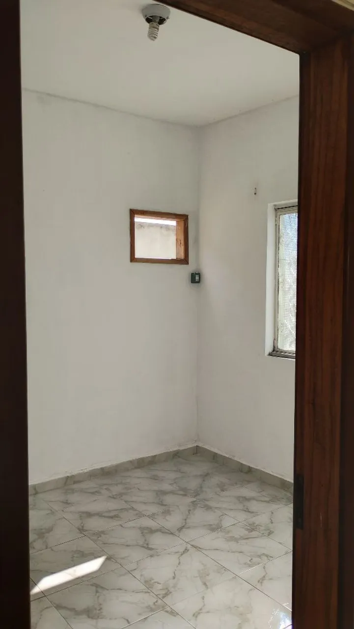 Alugo casa independe no bairro K11 Nova Iguaçu.