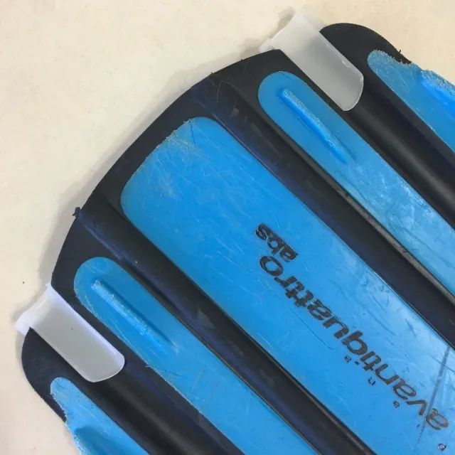 C181 Nadadeira Mares Avanti 4 para mergulho dive com nome gravado pé de pato - Foto 5