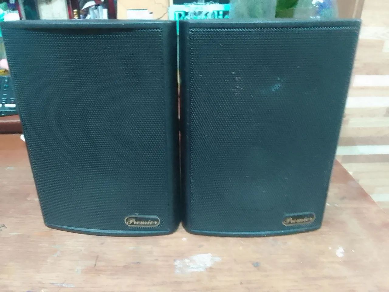 Par de Caixas Ludovico premie usadas 