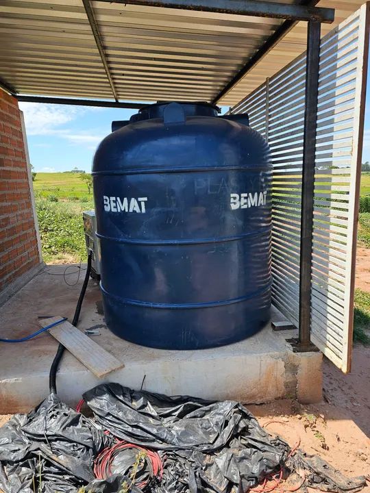 Bomba de abastecimento com reservatorio 