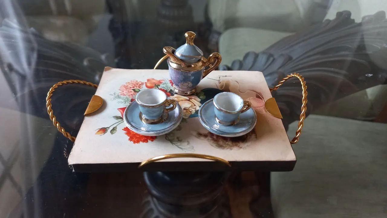 Miniatura bandeja bule e xícara antigos - Foto 3