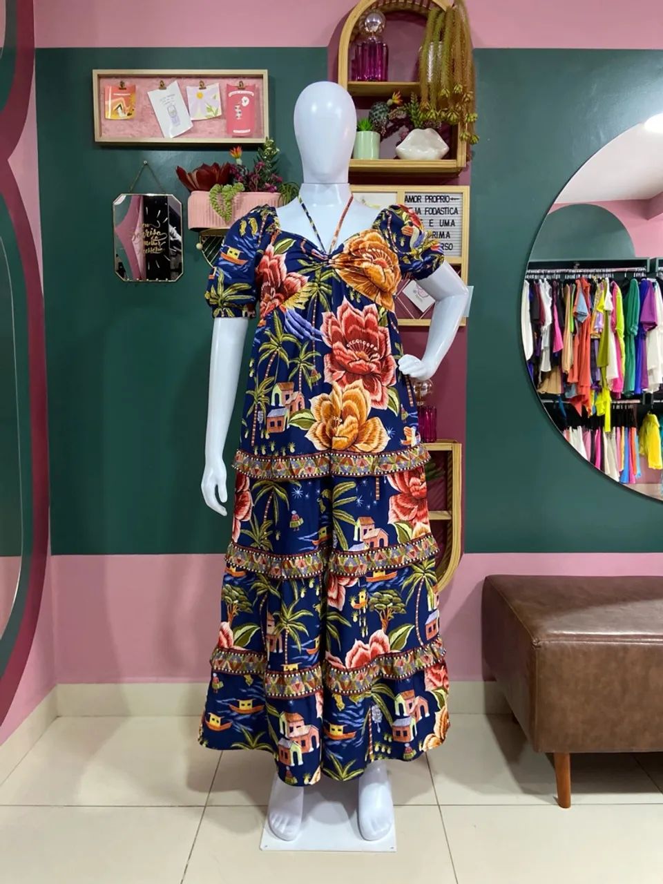 Vestido longo estampado floral azul marinho plus size