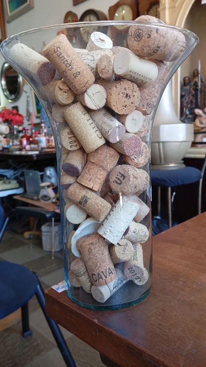 Vaso com rolhas. - Foto 2