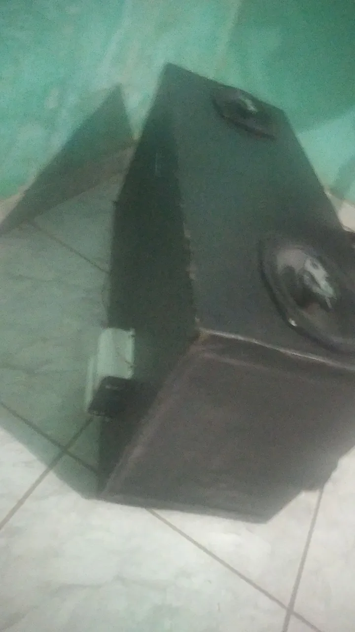 Caixa de Som com 5 alto falantes