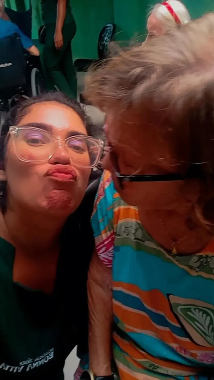 CUIDADORA DE IDOSOS