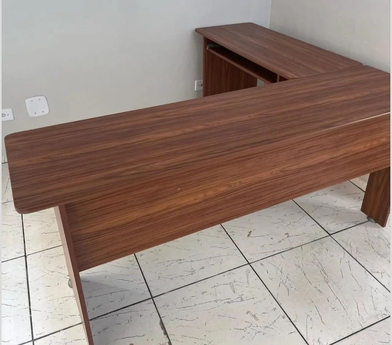 Promoção Mesa Marrom em L - 27/10