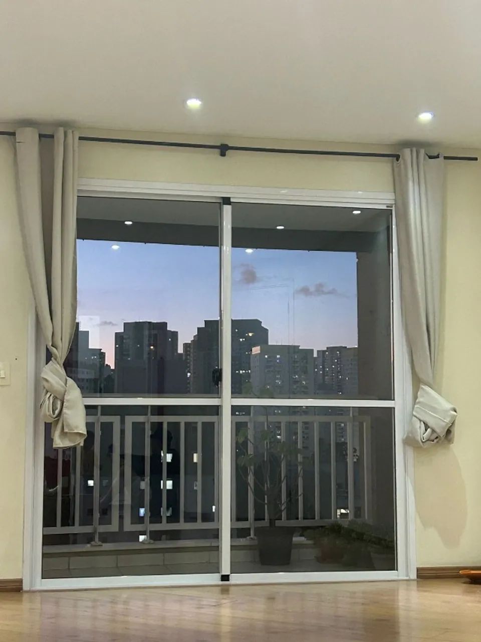 Porta balcão com 2 folhas de vidro YKK - Vl Andrade, ZSul - Foto 2