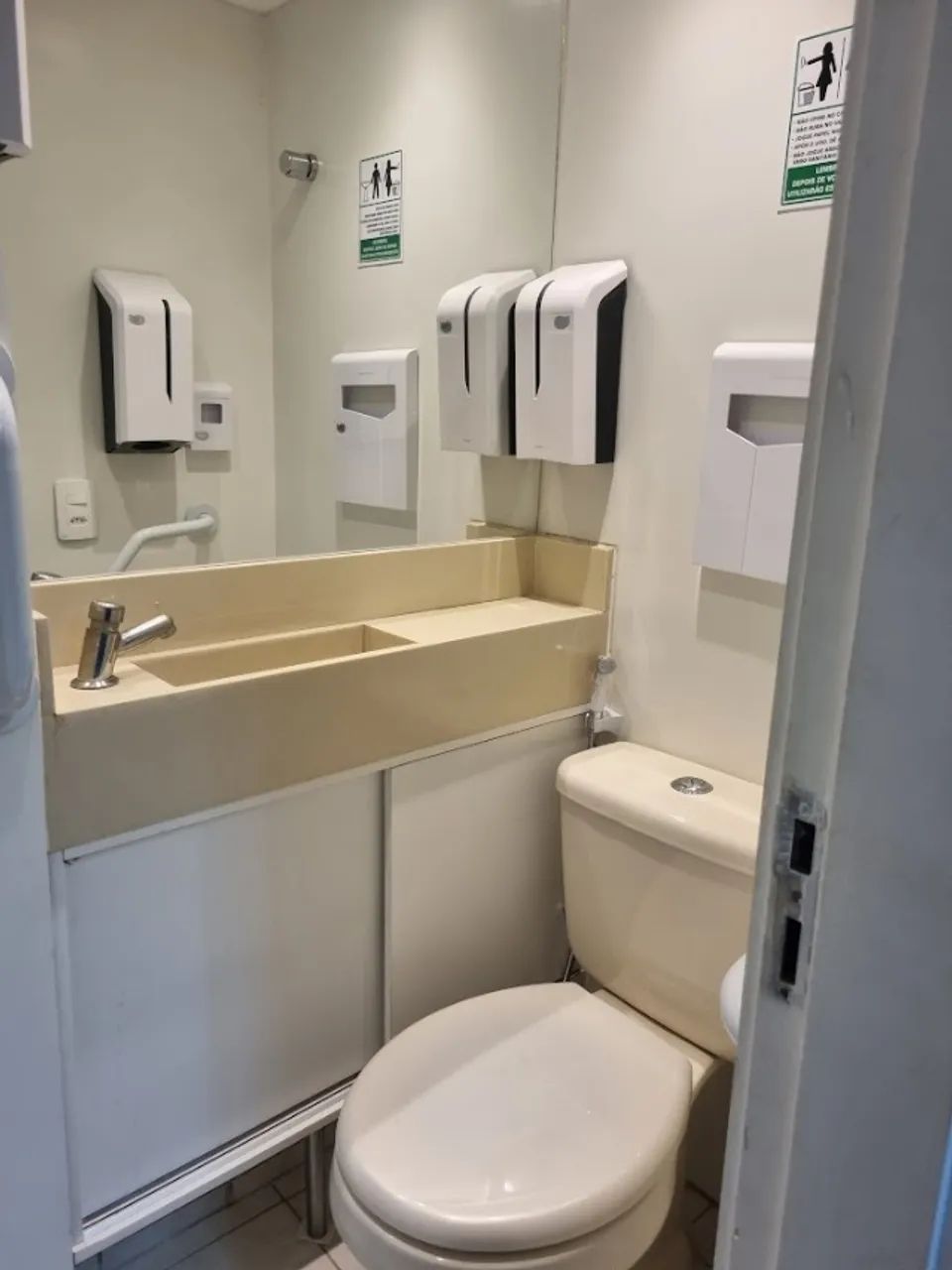 Consultório Totalmente equipado P/ Médicos - Foto 3