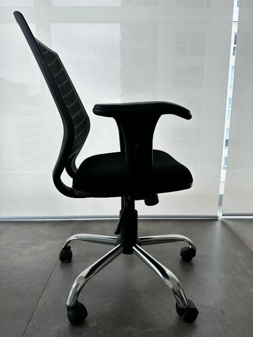 Cadeira de escritório com regulagens - Foto 3