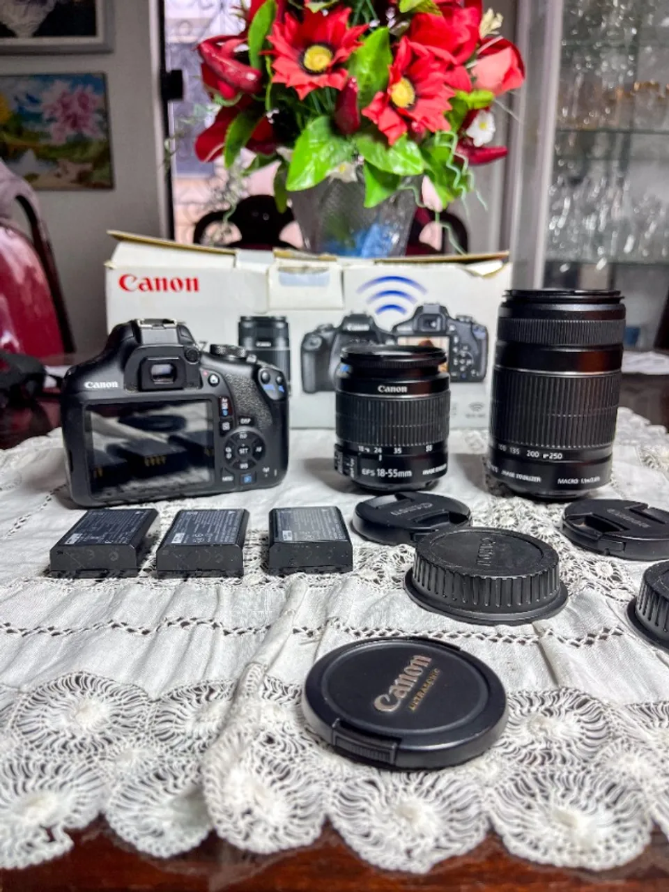 Canon eos rebel t7 com 18-55 e 55-250mm