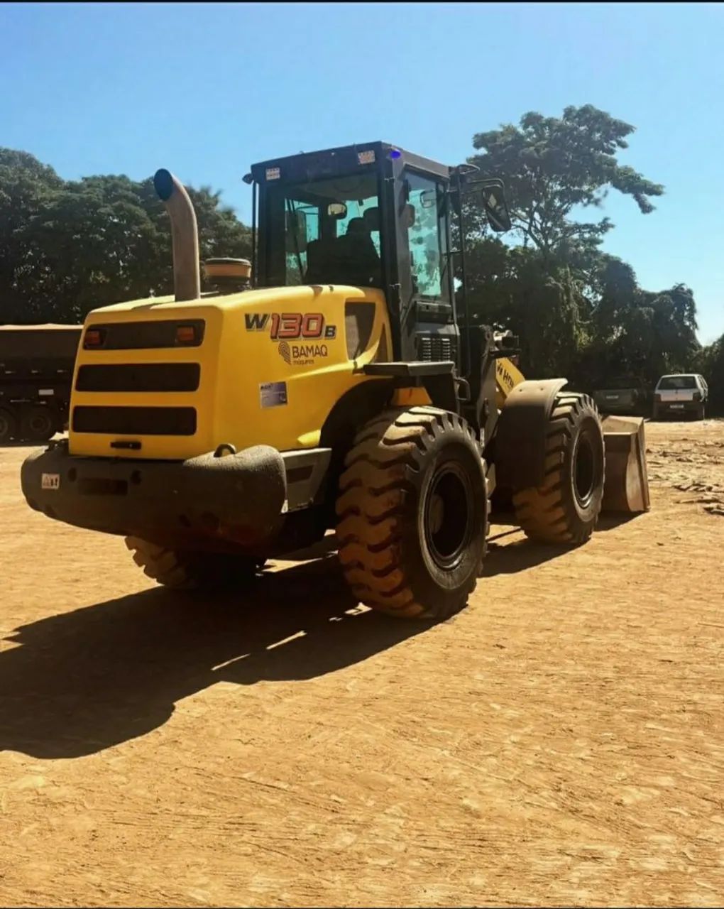 Pá Carregadeira New Holland  W130B 