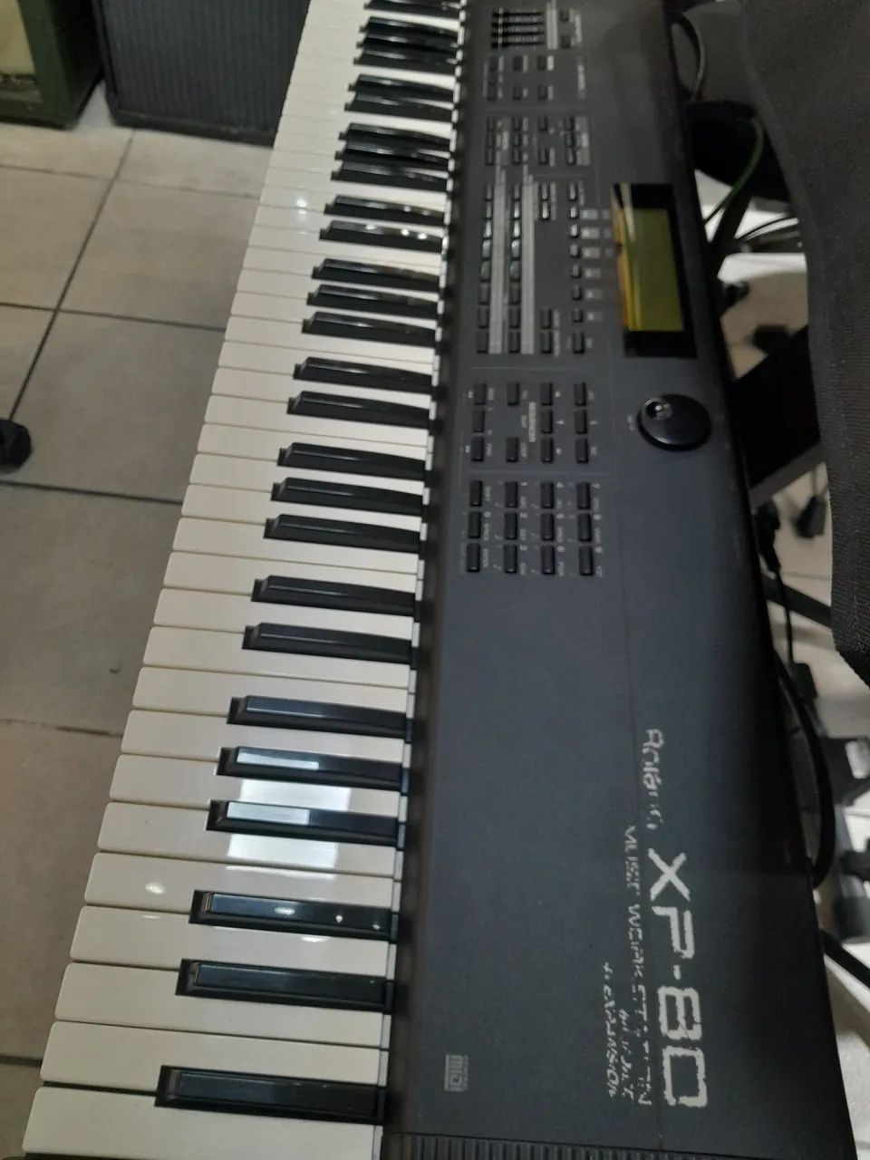 Teclado Roland XP 80 em ótimo estado de conservação  - Foto 4