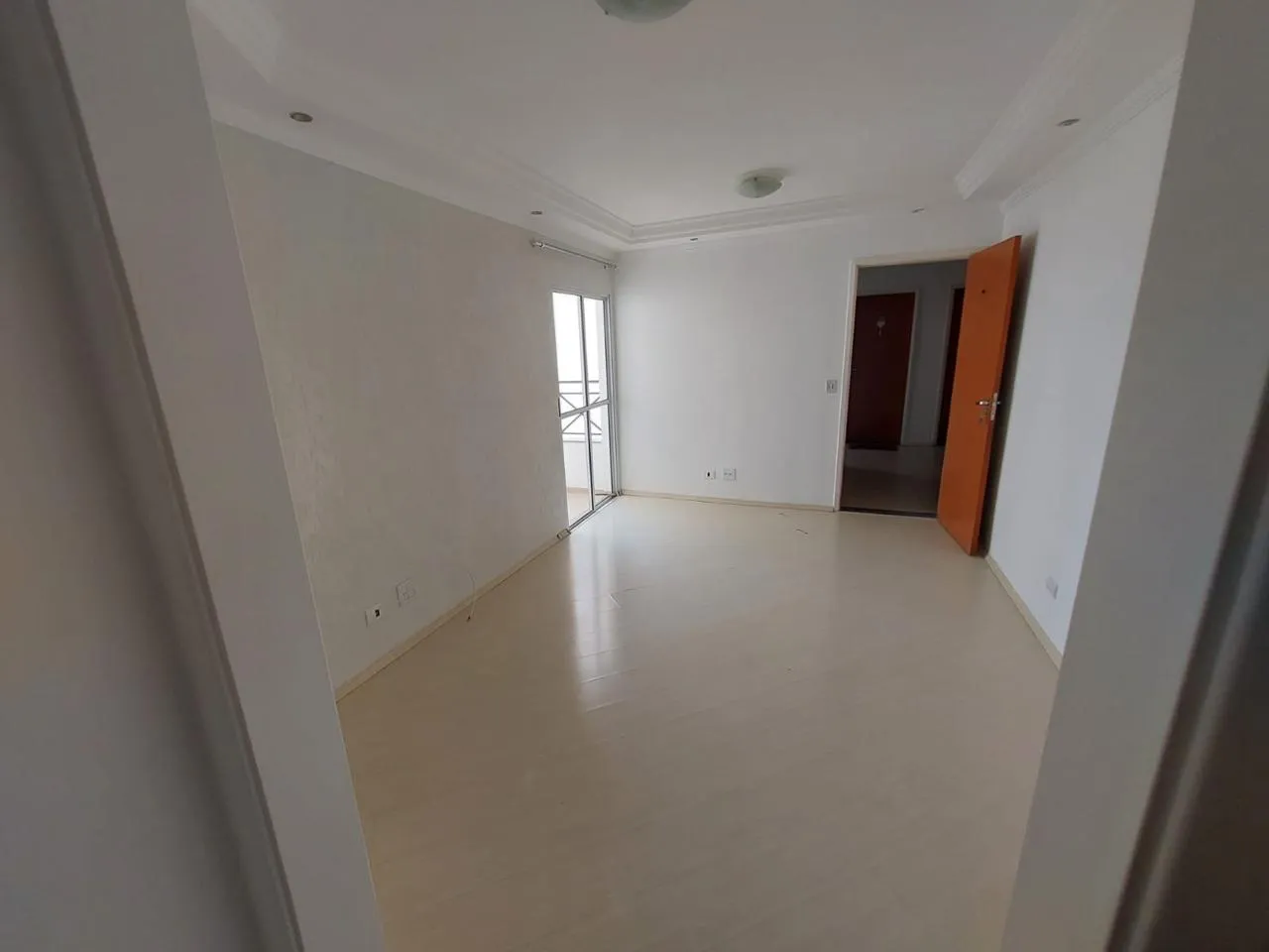 Imóvel para aluguel tem 50 metros quadrados com 2 quartos