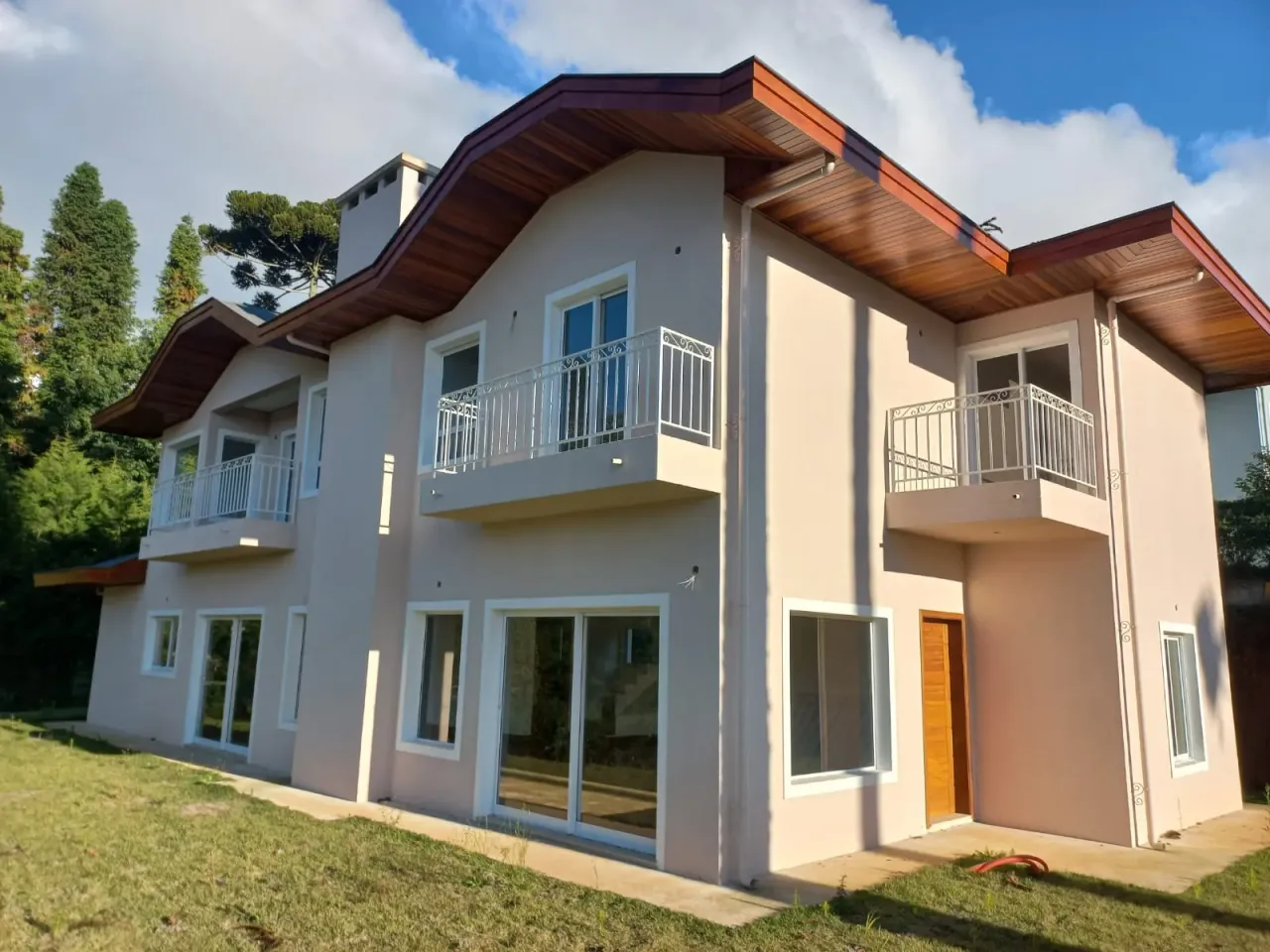 Casa de condomínio para venda com 248 metros quadrados com 5 quartos