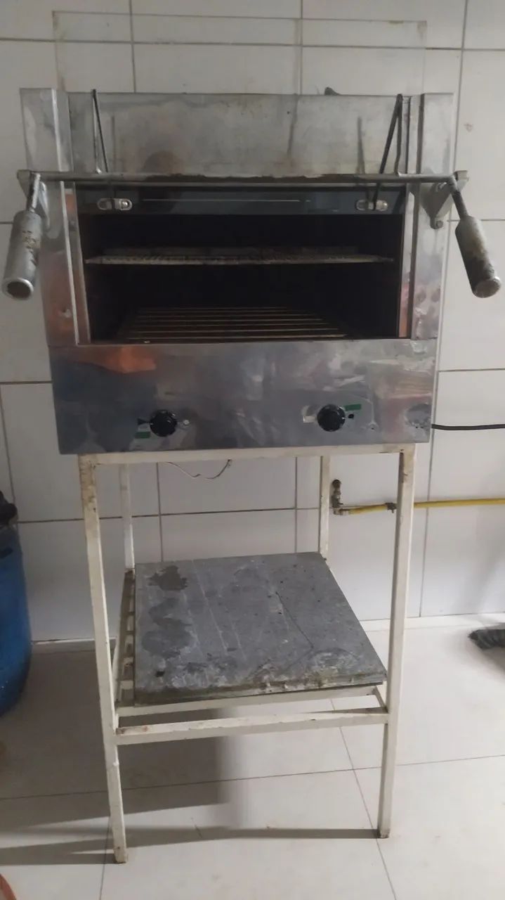 Vendo forno elétrico funcionando perfeitamente suporta 4 bandeja de pizza 