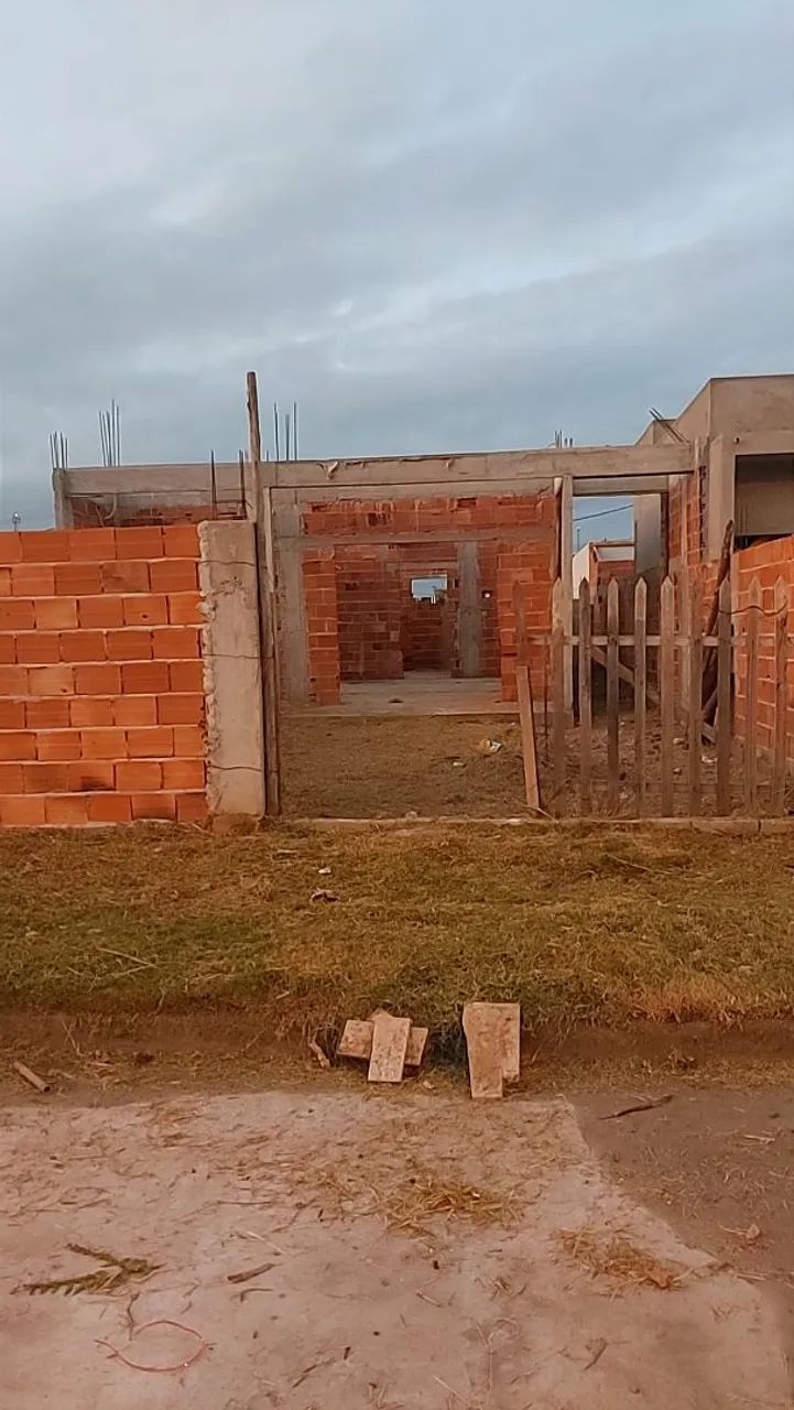 Lote com construção dúplex no bem viver