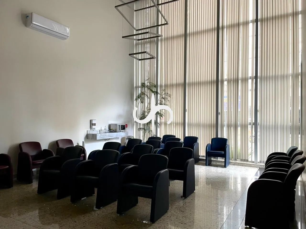 Clínica médica completa no Centro | 12 salas equipadas e pronta para operação - Foto 2