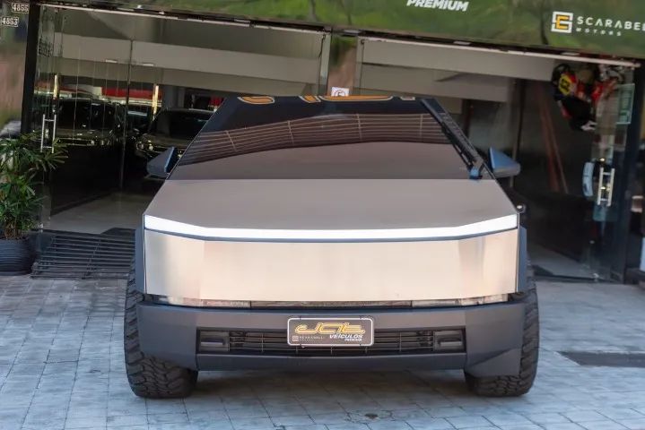 Tesla Cybertruck Foundation, foto 4 de 17