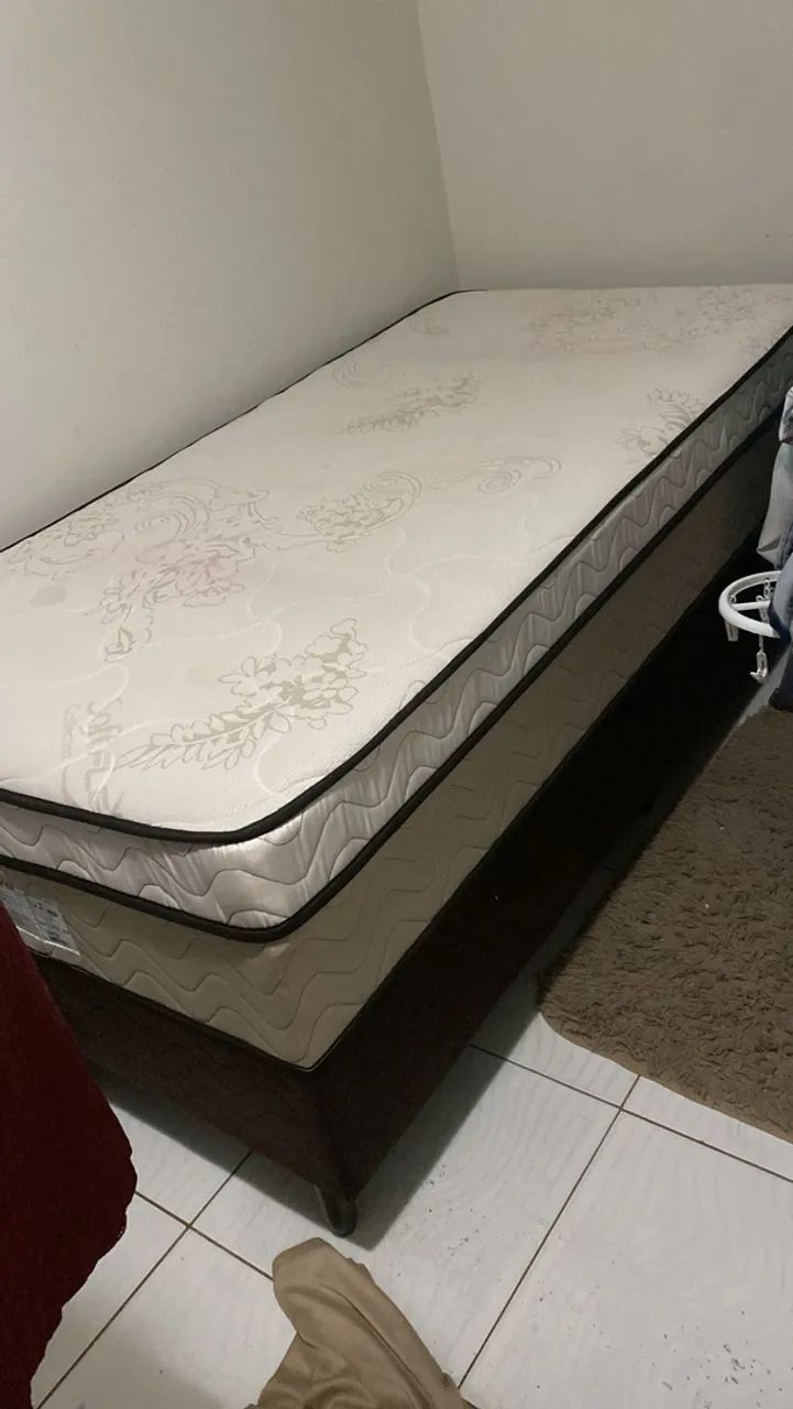 Vende-se cama Solteirão 