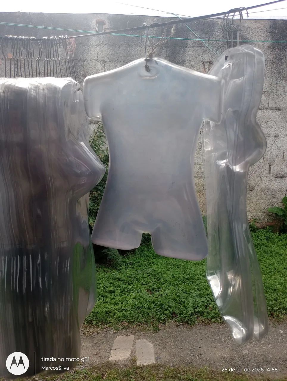 Vendo manequim de cabides transparente tenho 26  - Foto 2