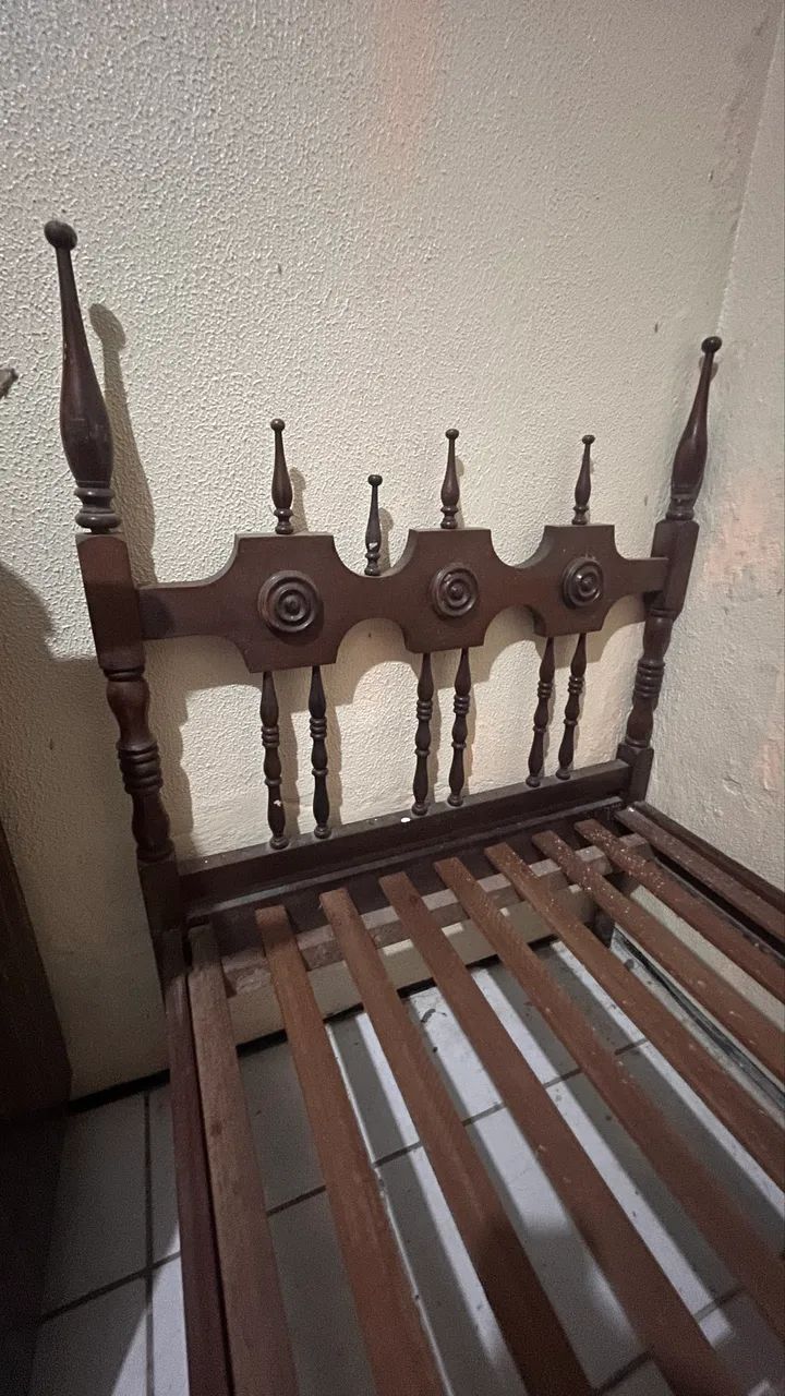 Camas de Solteiro em Madeira Maciça Rústica / Clássica" - Foto 3