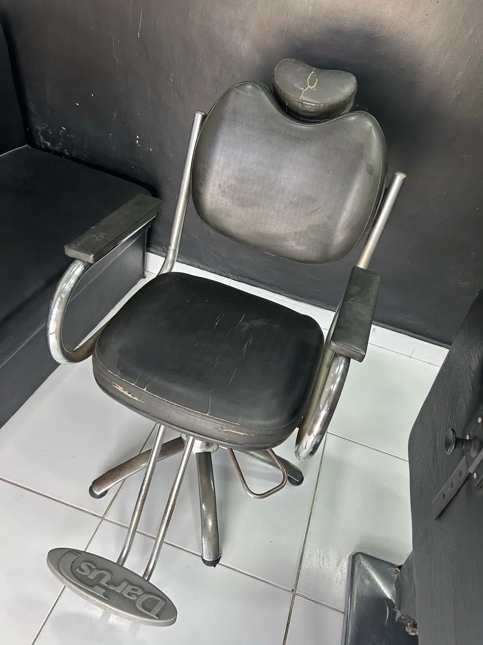 Cadeira de barbeiro ou cabeleireira  - Foto 2