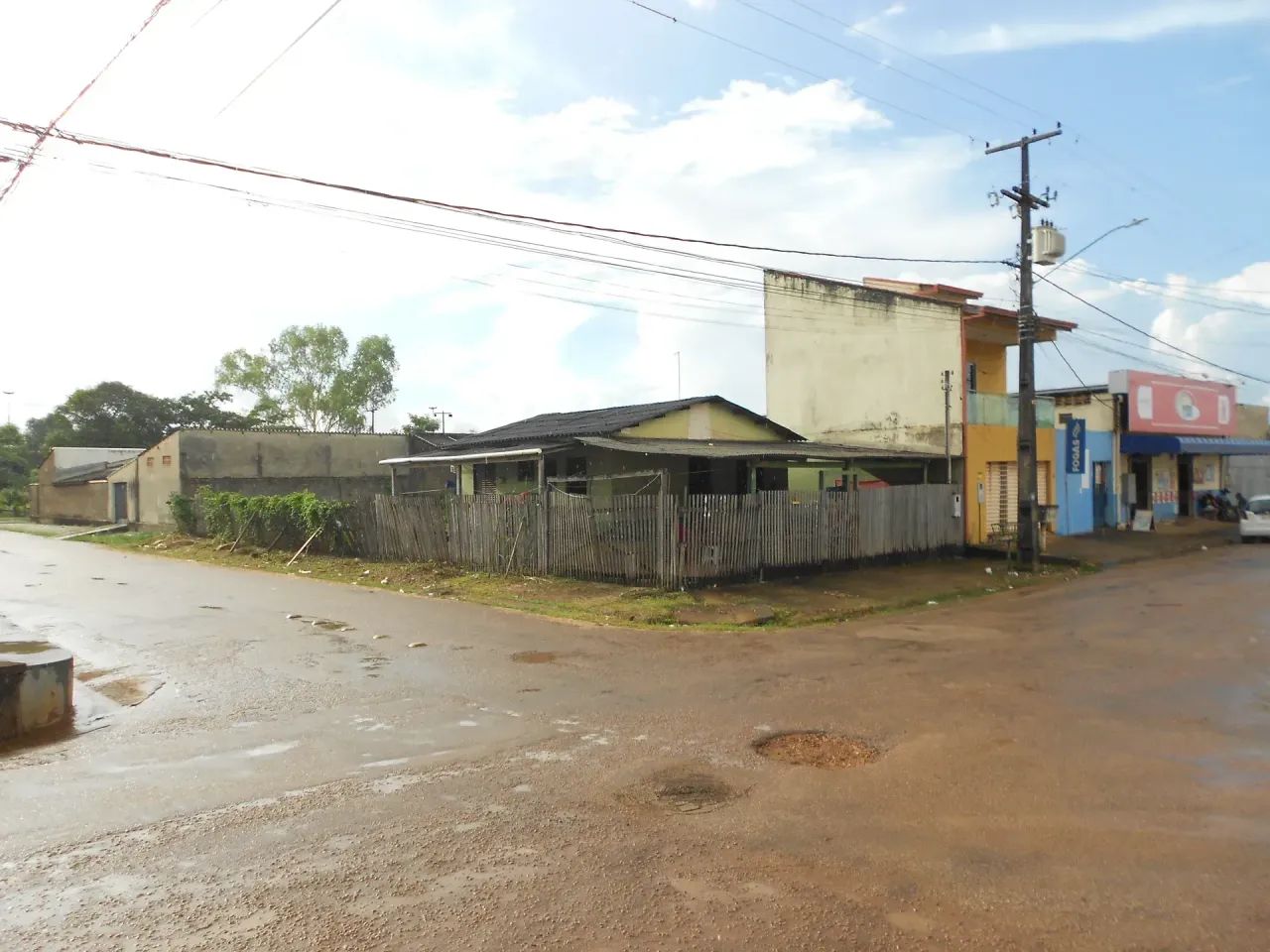 CASA DE ESQUINA NO CONJUNTO JAMARY