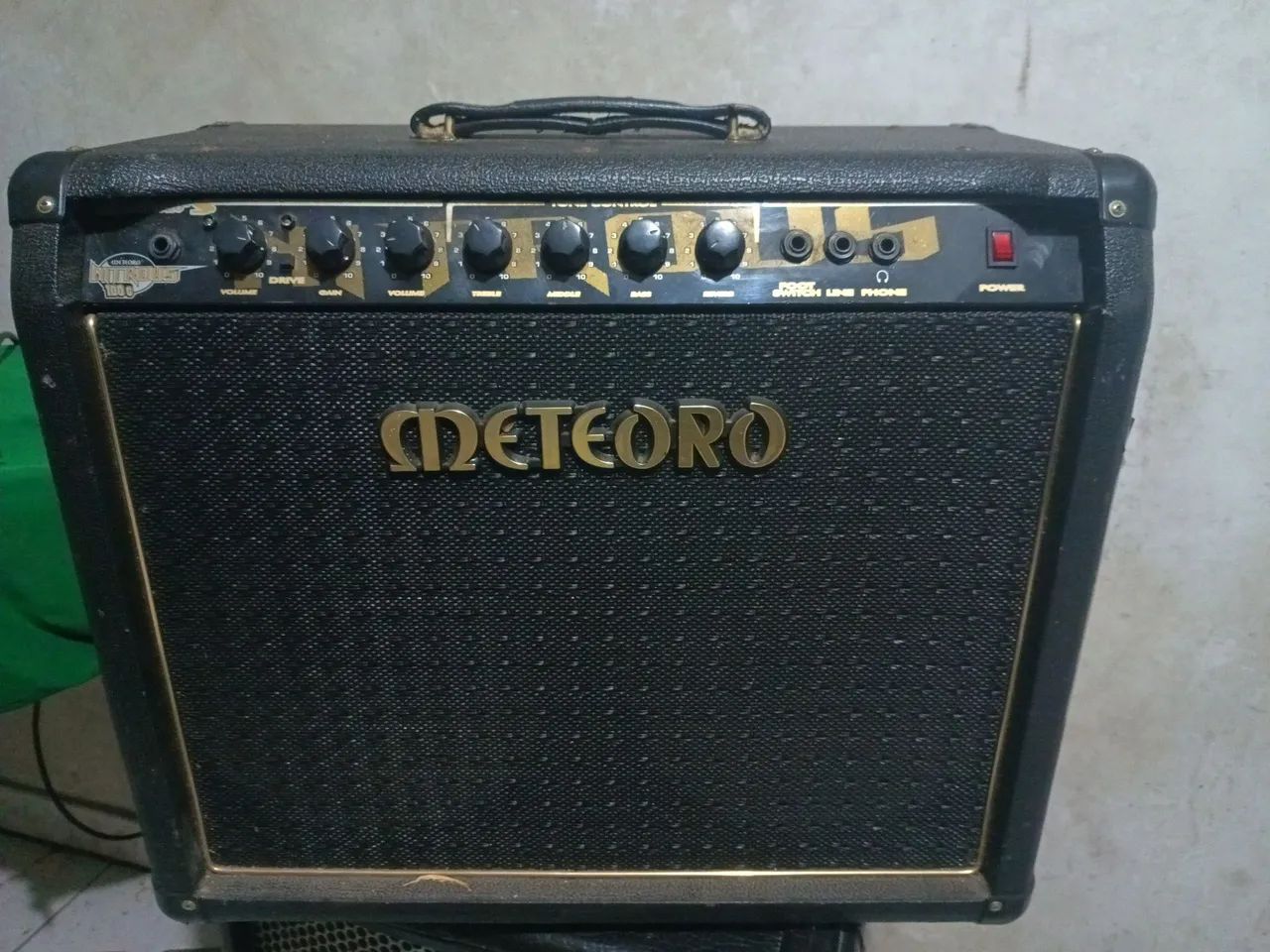 Cubo/Amplificador de Guitarra Meteoro nitrous 100fms