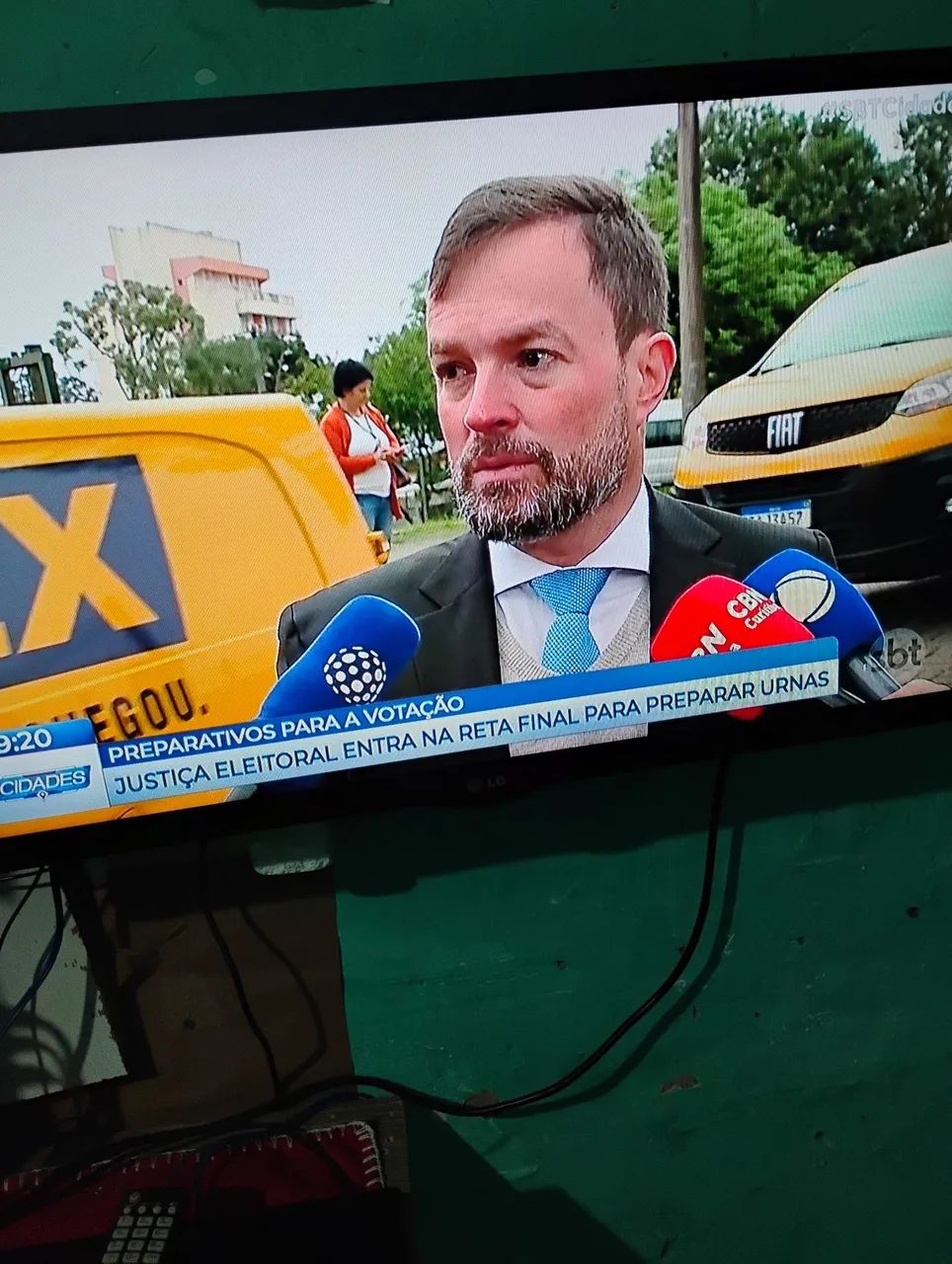 Televisão SMART 32 POLEGADAS COM CONTROLE FUNCIONANDO LG - Foto 3