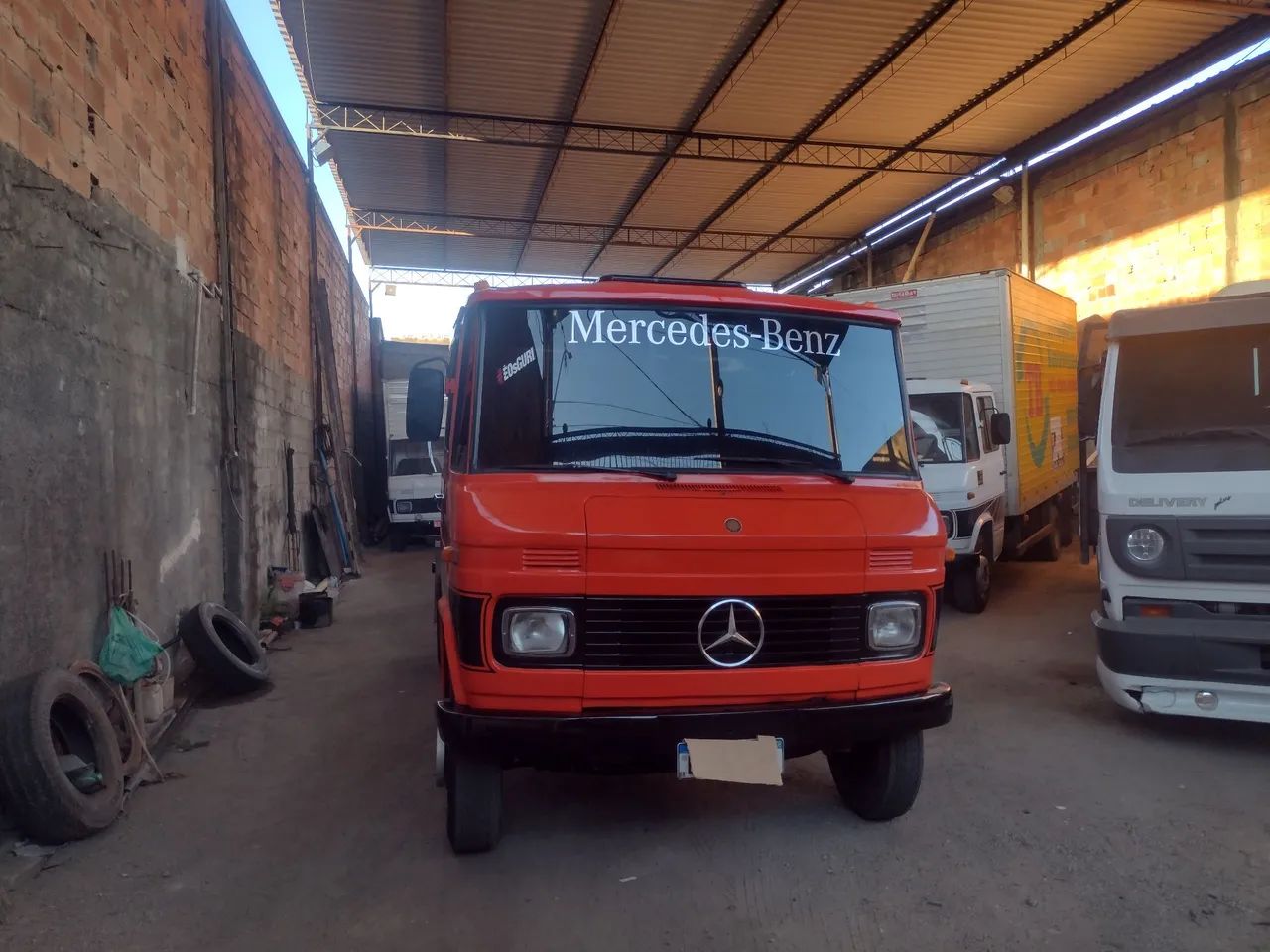 CAMINHÃO MUITO BEM CONSERVADO 