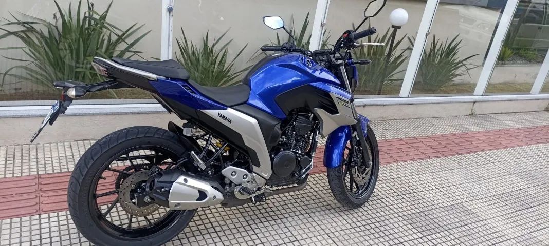 FZ25