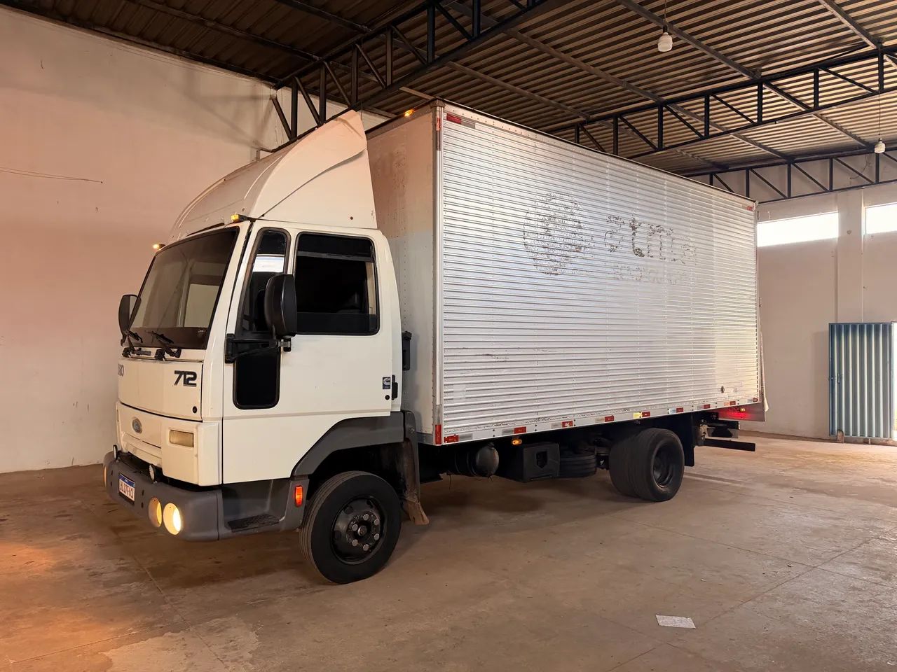 Ford Cargo 712 Bau  - Foto 3