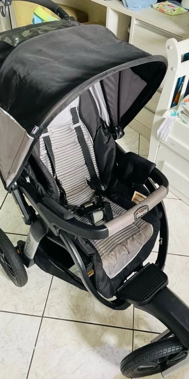Carrinho de Bebê Chicco 3 Rodas com Amortecedor  - Foto 4