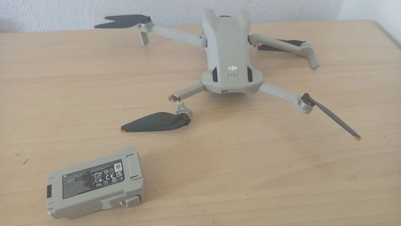 Dji mini 3 p/ retirada de peças 