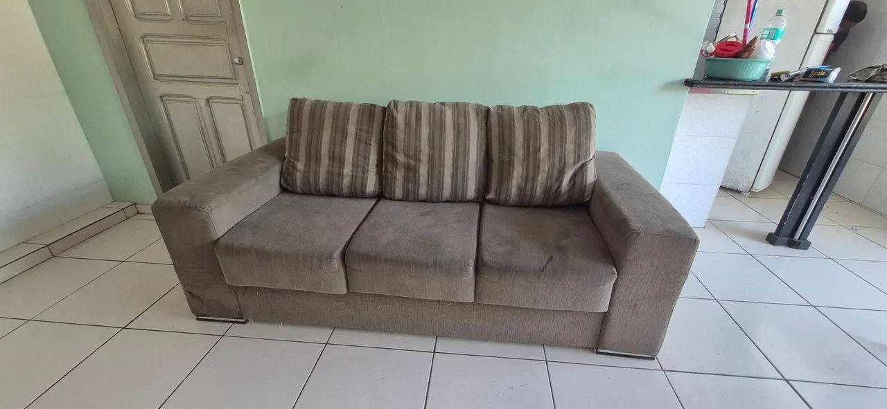 Vendo sofá retrátil  3 lugares retirada no Julia Seffer 