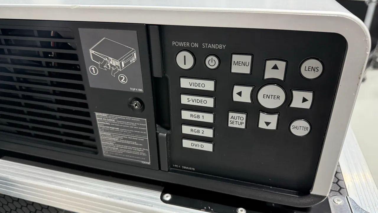 Projetor Panasonic 6500 Lumens  - Foto 6