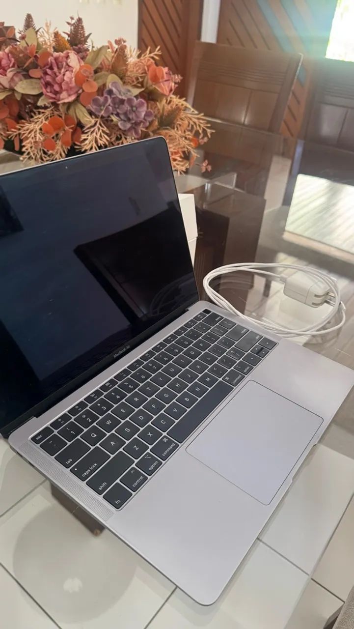 MacBook Air 13 2019 Intel i5, 8 GB, 128 GB, completo na caixa
