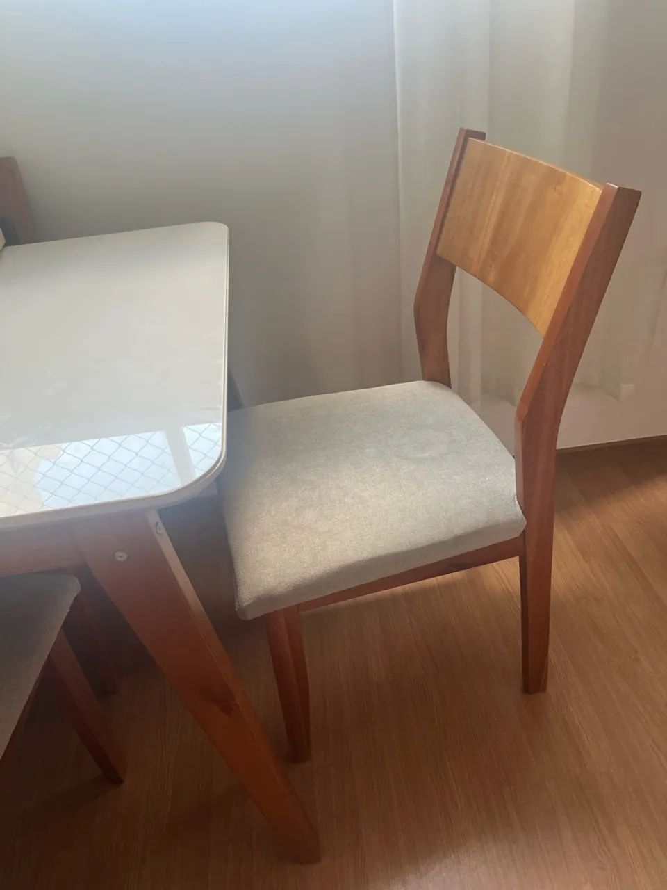 Mesa de jantar e cadeiras - Foto 3