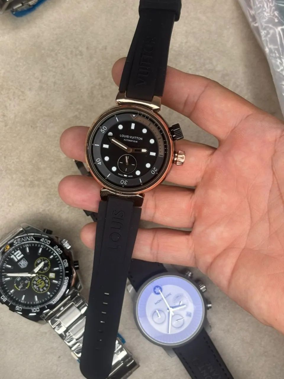 Relógio Louis Vuitton F44 - Foto 3