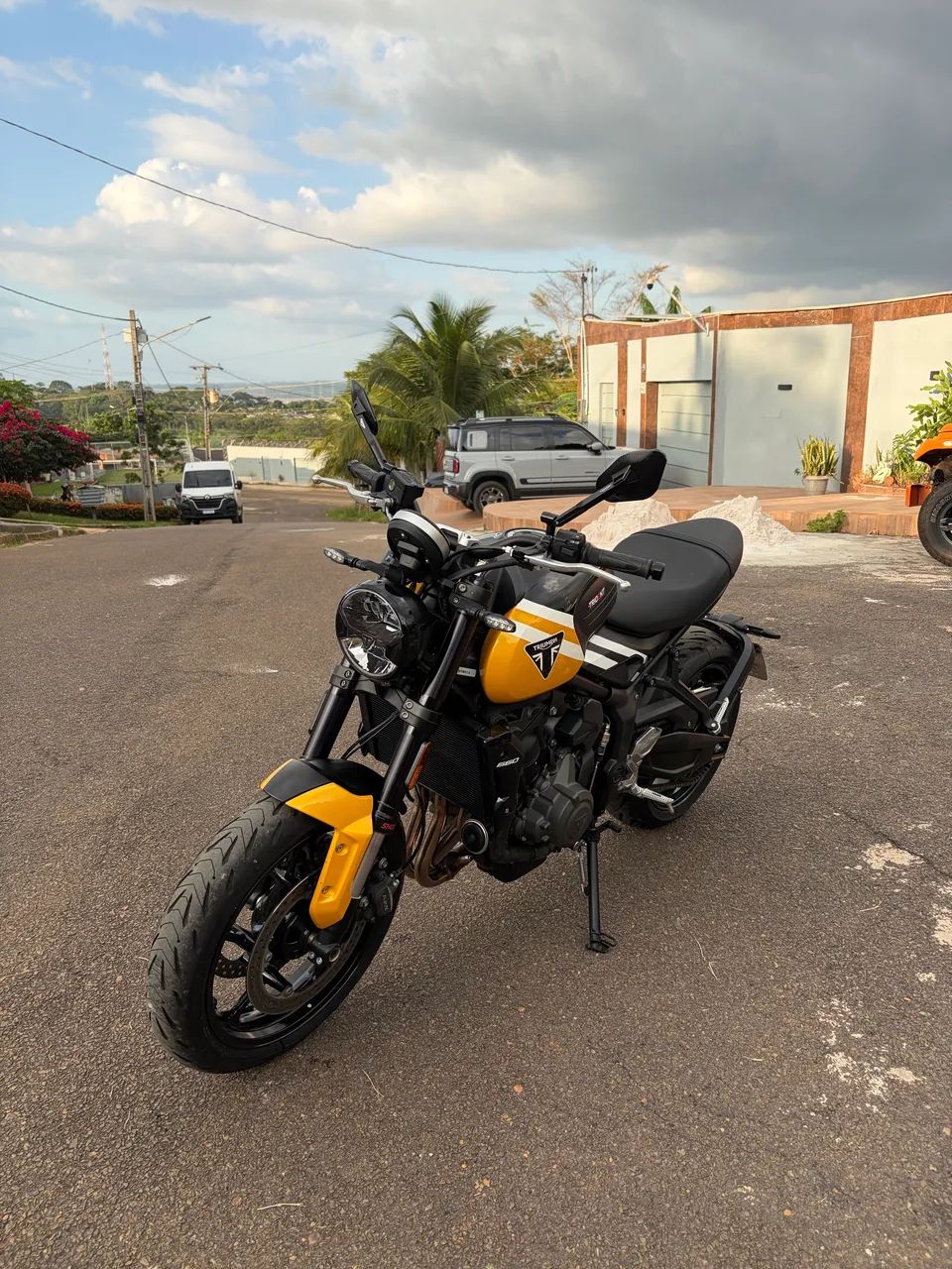 TRIUMPH TRIDENT 660 - ESTADO DE 0km