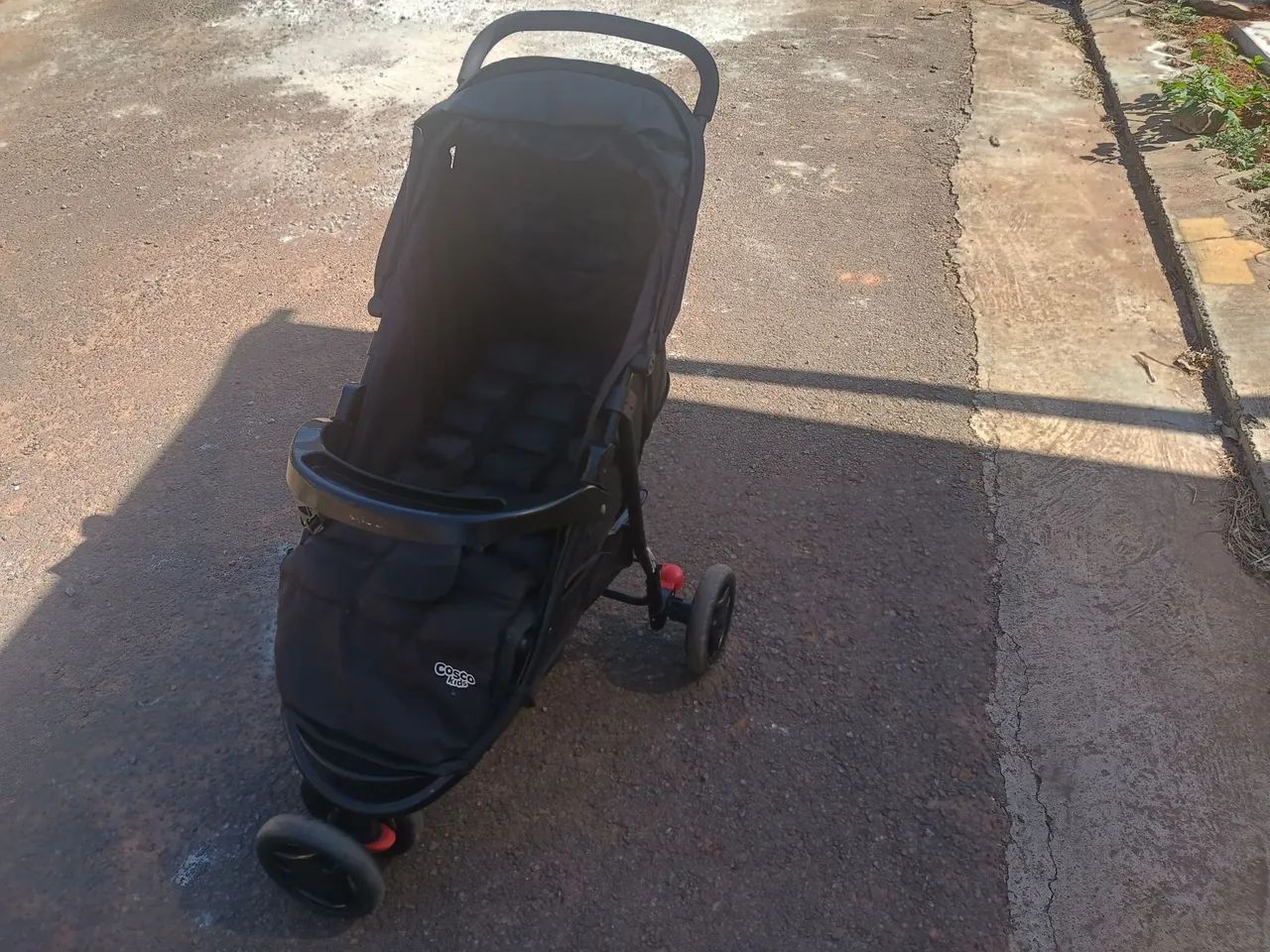 Carrinho de bebê + bebê conforto