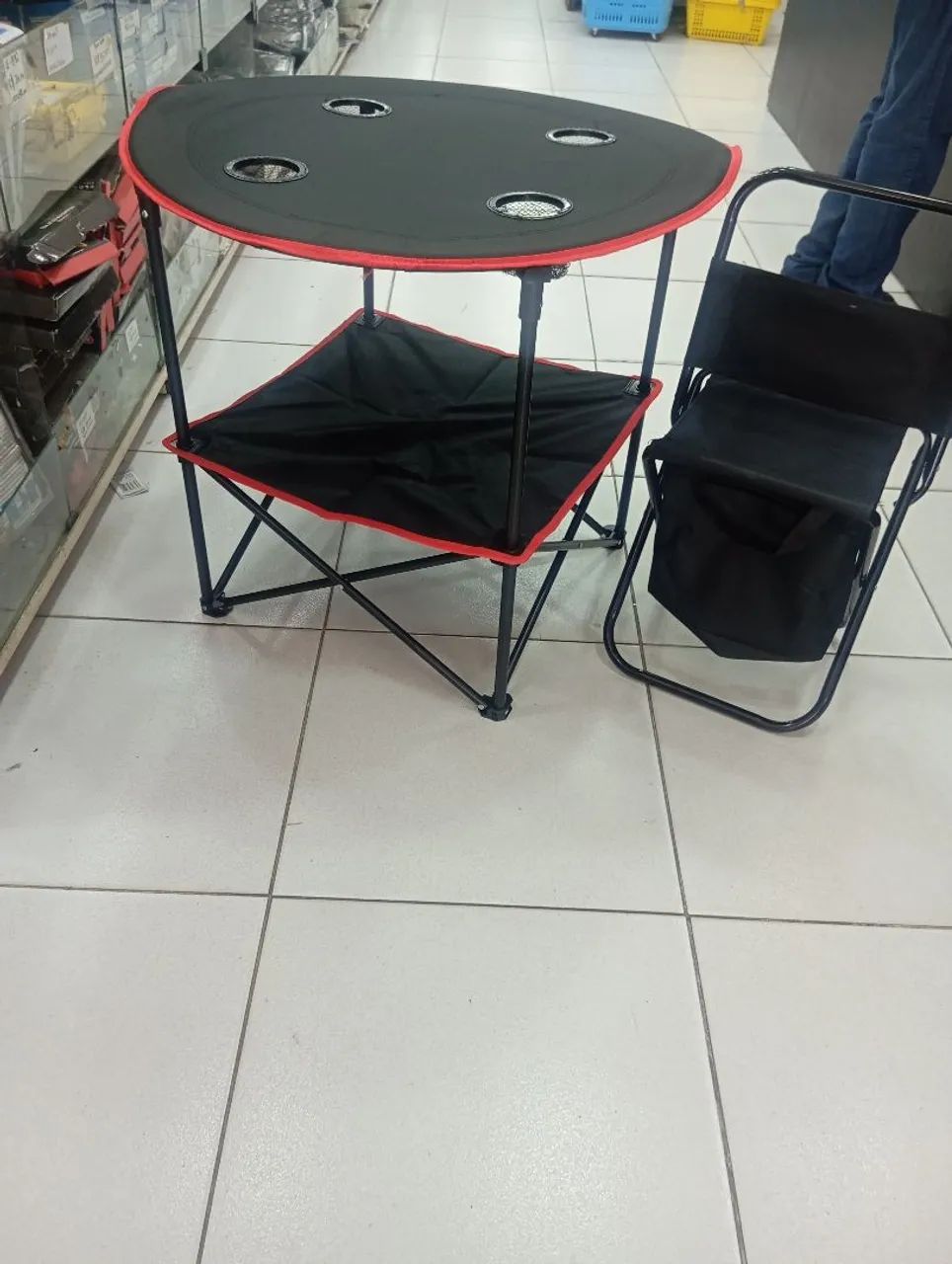 Mesa dobrável com apoio de copo  - Foto 3