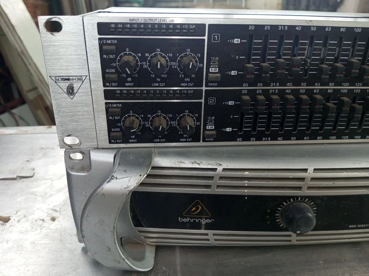 VENDO AMPLIFICADOR E EQUALIZADOR BEHRINGER 