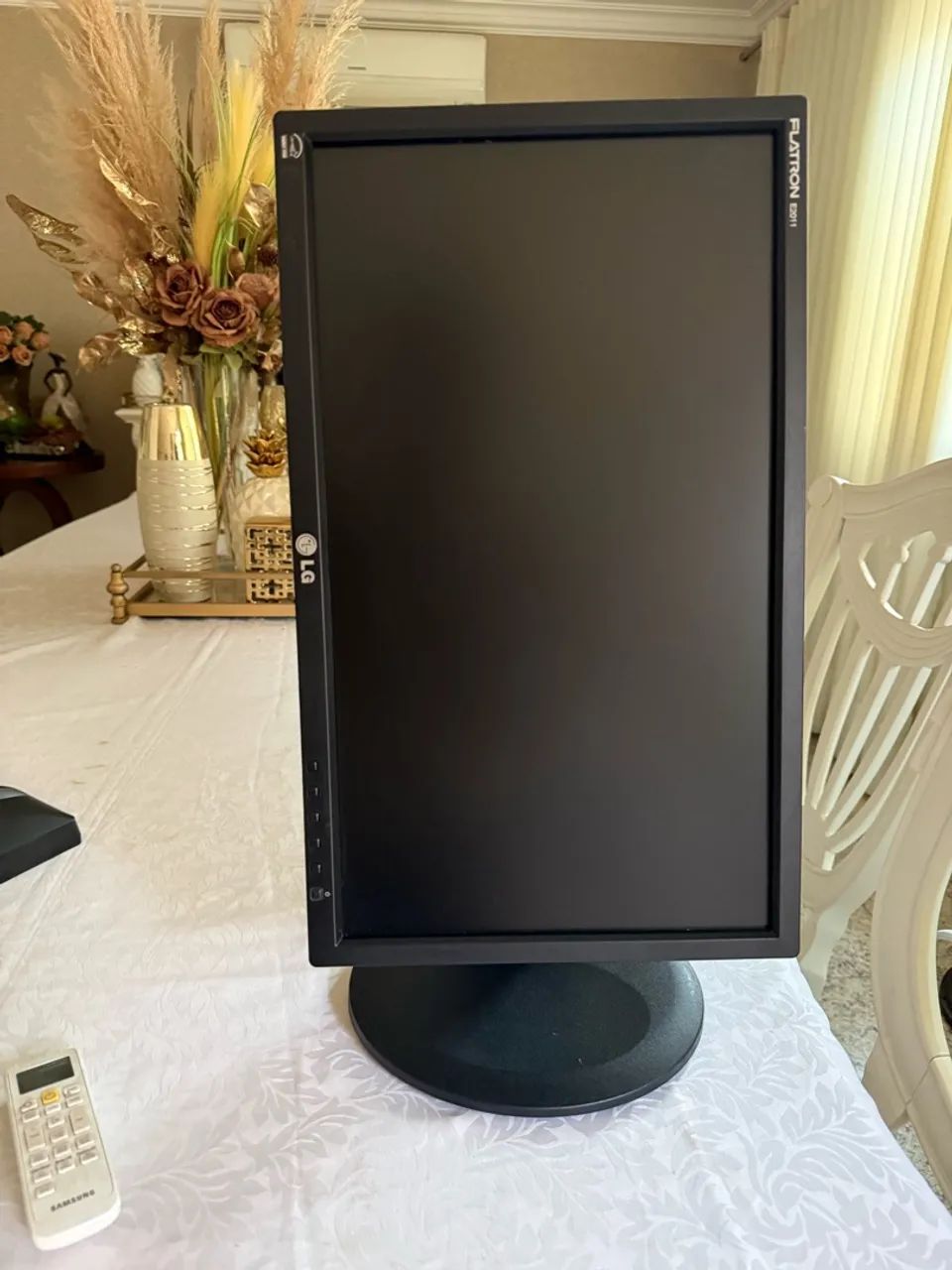 Monitores LG 20 polegadas com suporte giratório  - Foto 2
