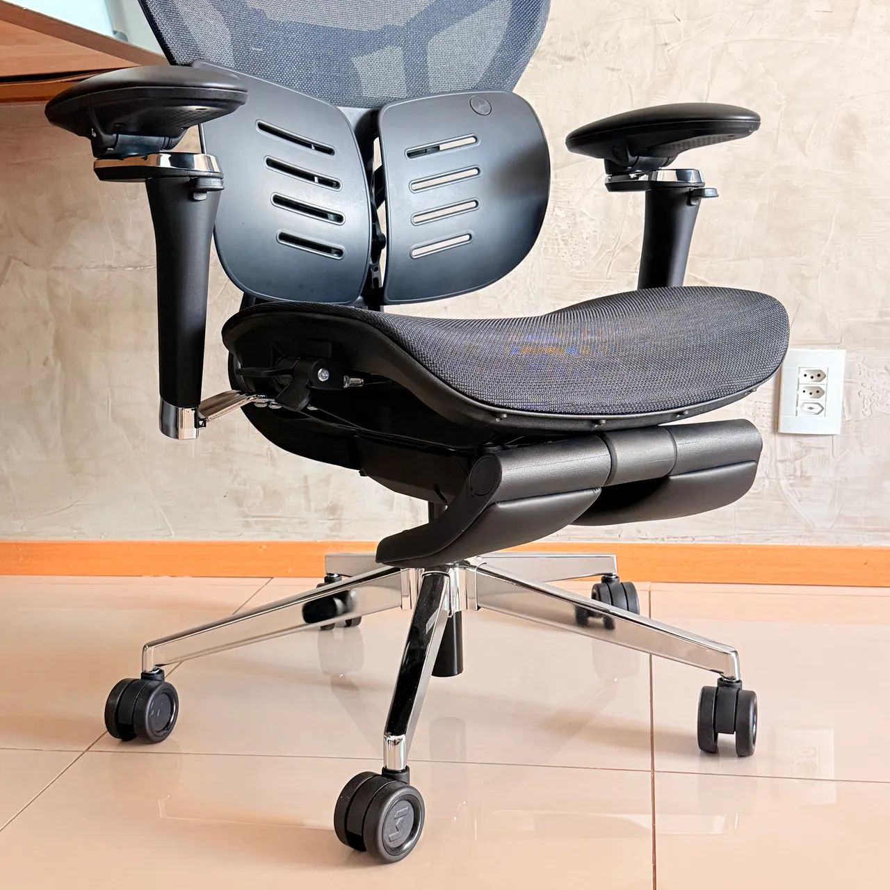(Nova) DT3 Glacius Cadeira Ergonômica  - Foto 4