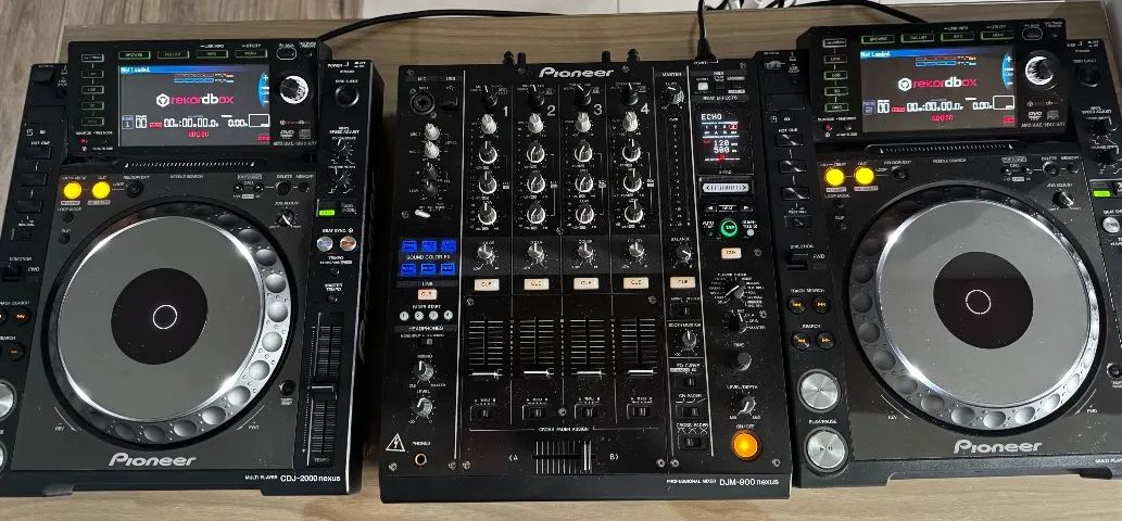 KIT CDJ 2000 NEXUS + DJM 900 NEXUS + CASE